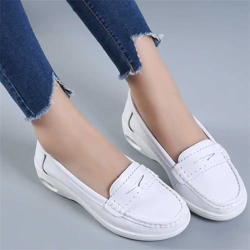 Luxury Lifestyle Shorts - Dicke Sohle, Slip-on-weiße Turnschuhe für Männer,